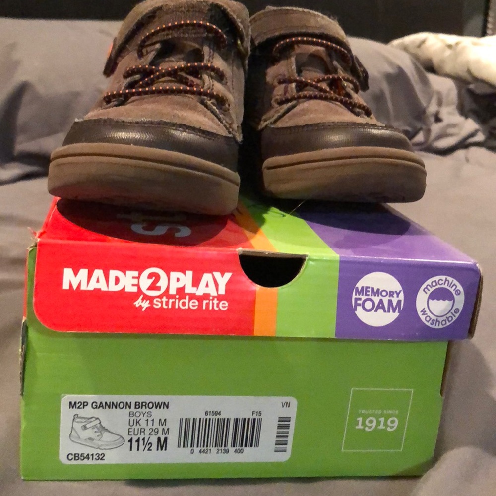 Boys fall boots size 11.5